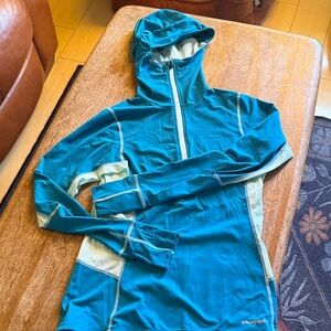 Patagonia running top.